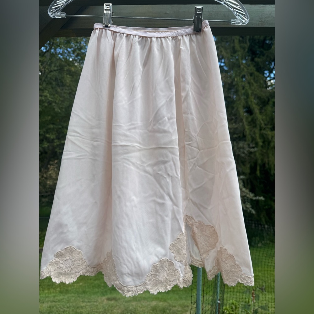 Vintage Avian Half Slip - Picture 9 of 14